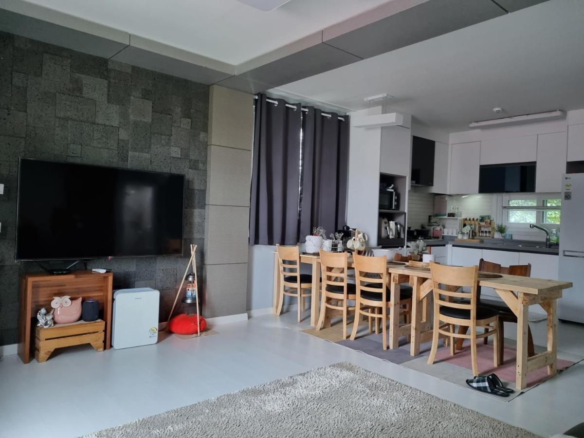 Gashi Sarang Bed & Breakfast ซอกวีโพ ภายนอก รูปภาพ