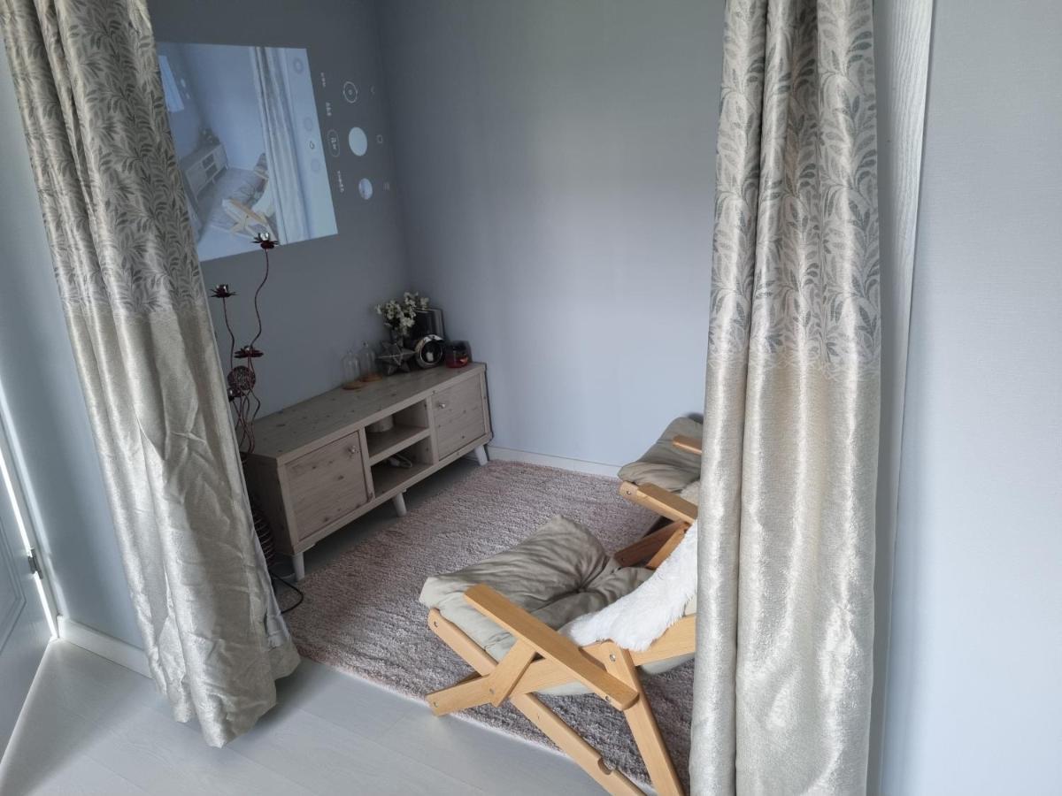 Gashi Sarang Bed & Breakfast ซอกวีโพ ภายนอก รูปภาพ