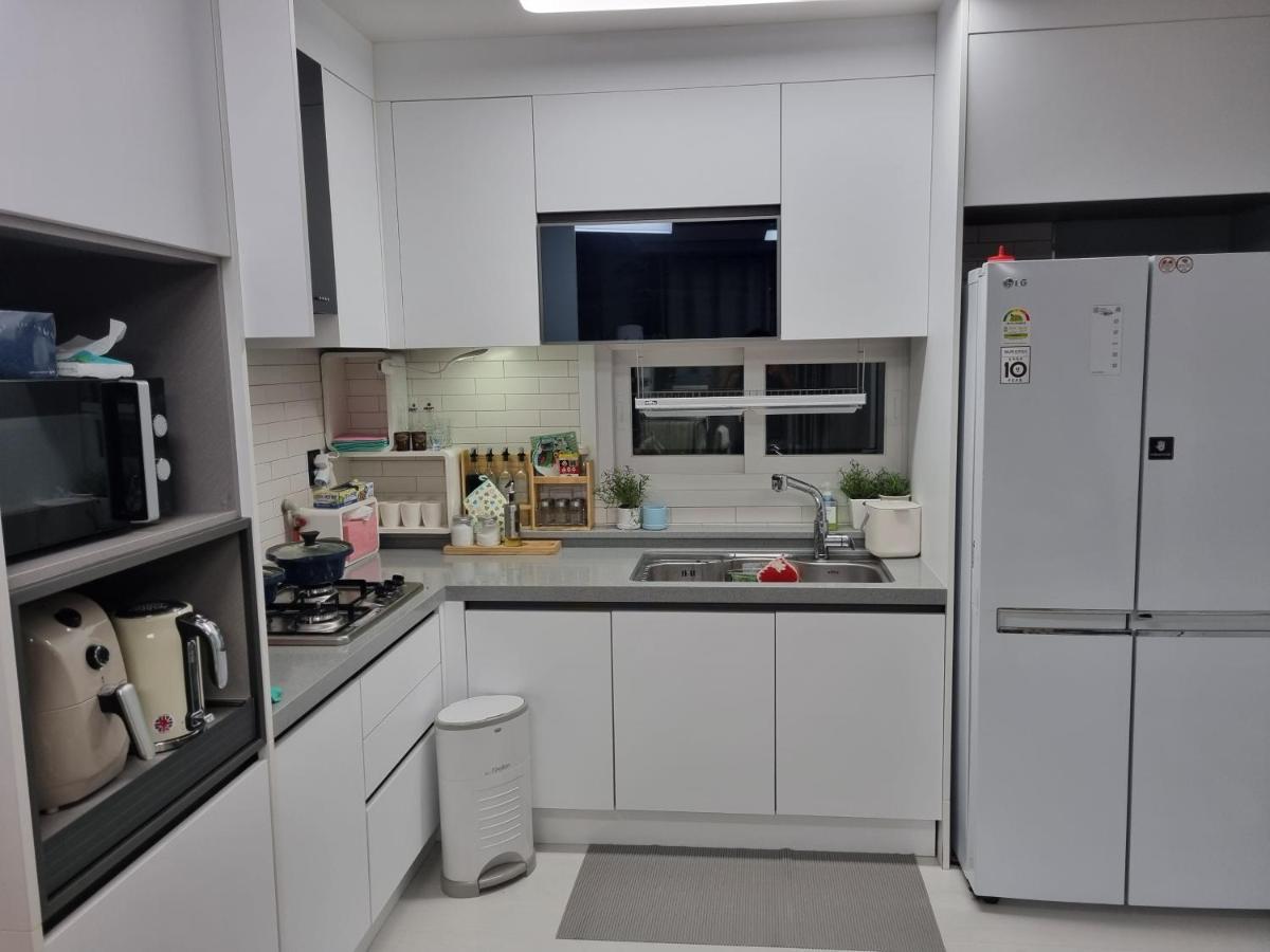 Gashi Sarang Bed & Breakfast ซอกวีโพ ภายนอก รูปภาพ